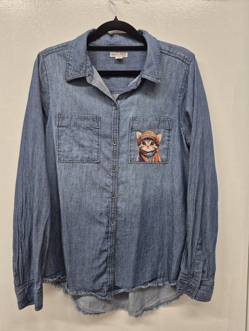 🌼5/$20 Melrose & Market Casual Blue Denim Button Down Shirt Frayed hem Style S